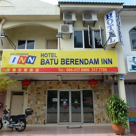 Batu Berendam Inn Kampong Sungai Putat Buitenkant foto