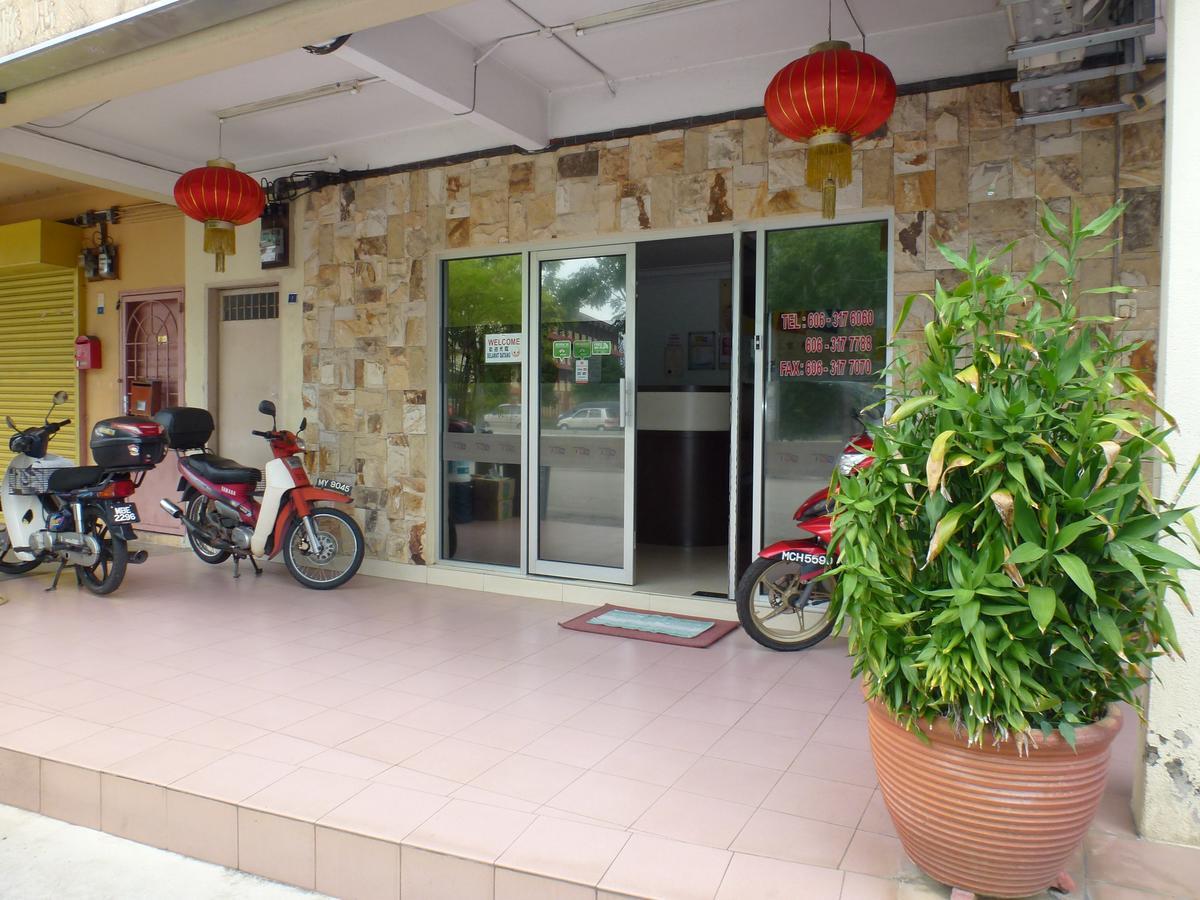 Batu Berendam Inn Kampong Sungai Putat Buitenkant foto