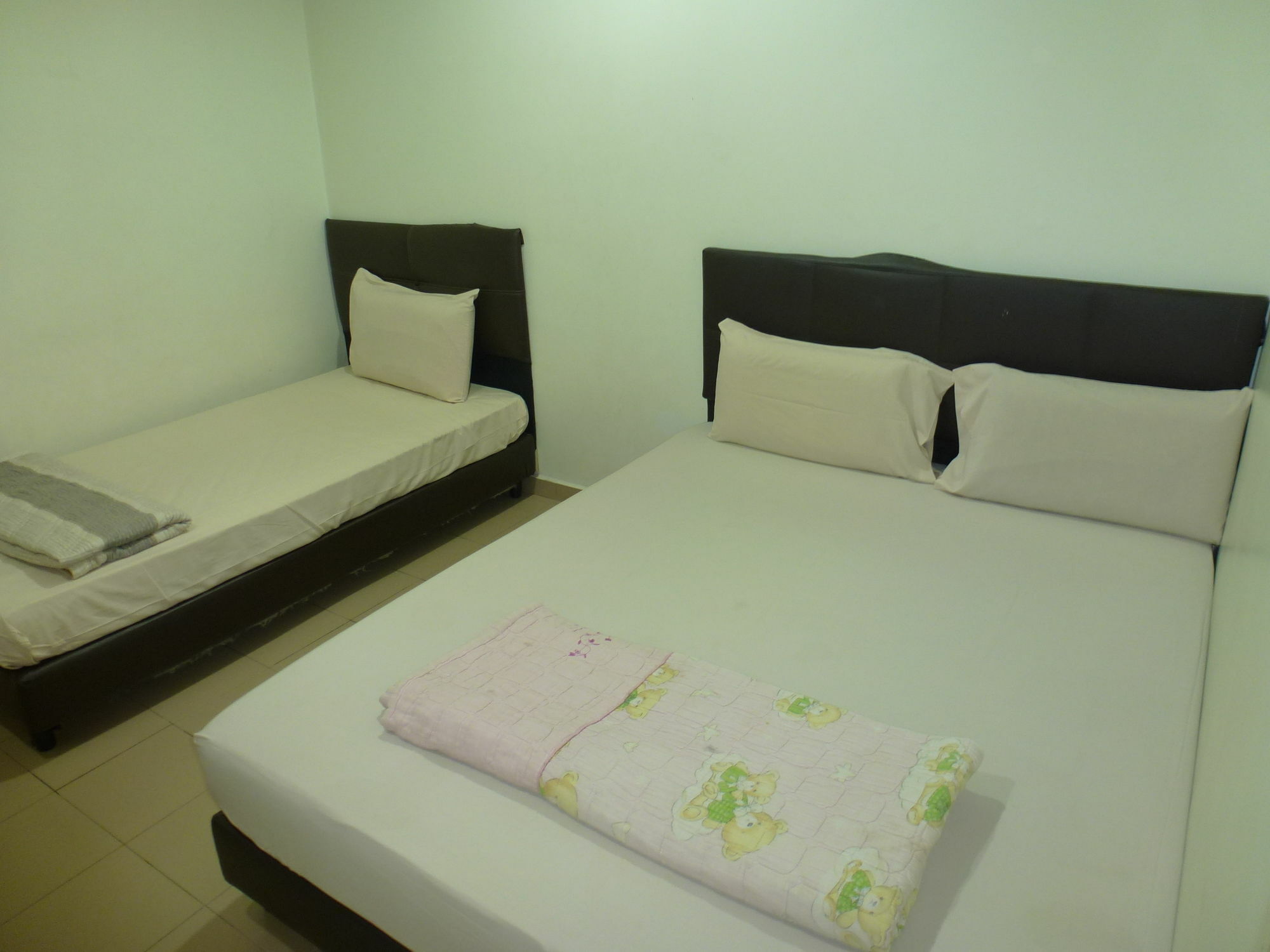 Batu Berendam Inn Kampong Sungai Putat Buitenkant foto