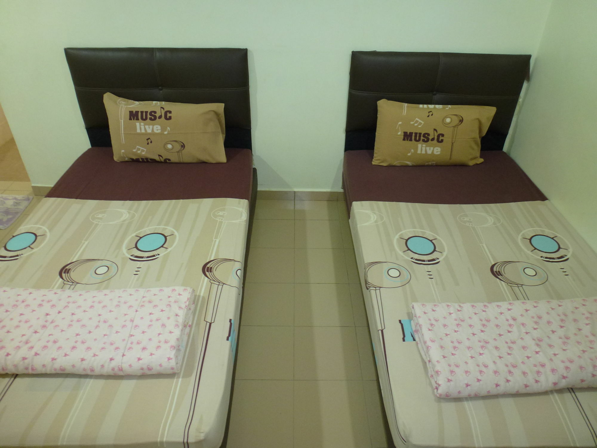 Batu Berendam Inn Kampong Sungai Putat Buitenkant foto